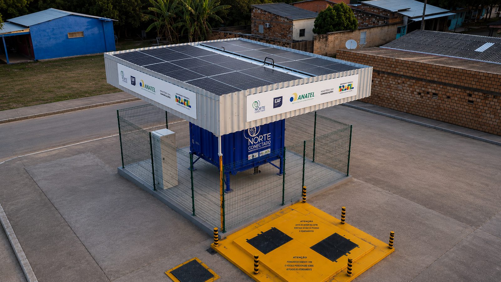 Vista aérea da estação Norte Conectado com painéis solares no telhado
